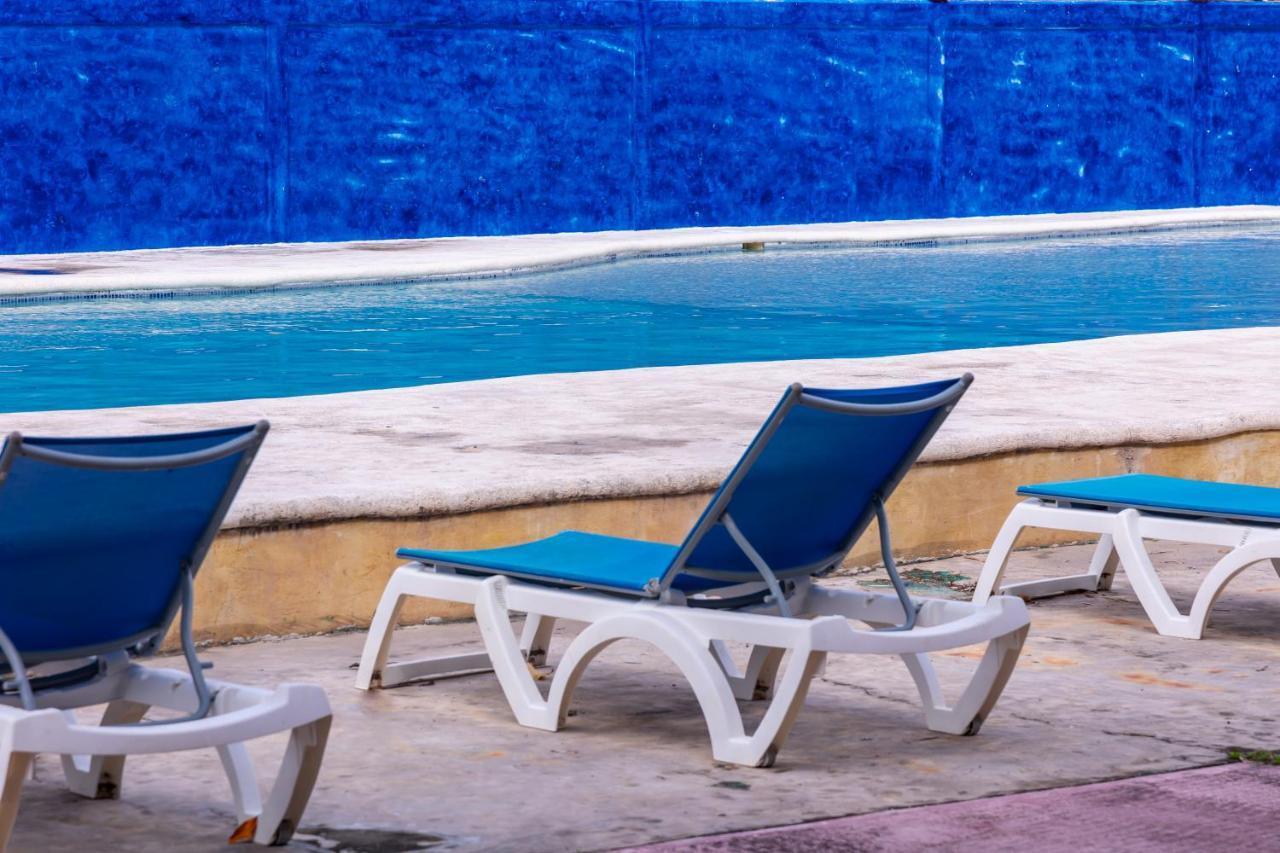 Hotel Bello Caribe Express โกซูเมล ภายนอก รูปภาพ