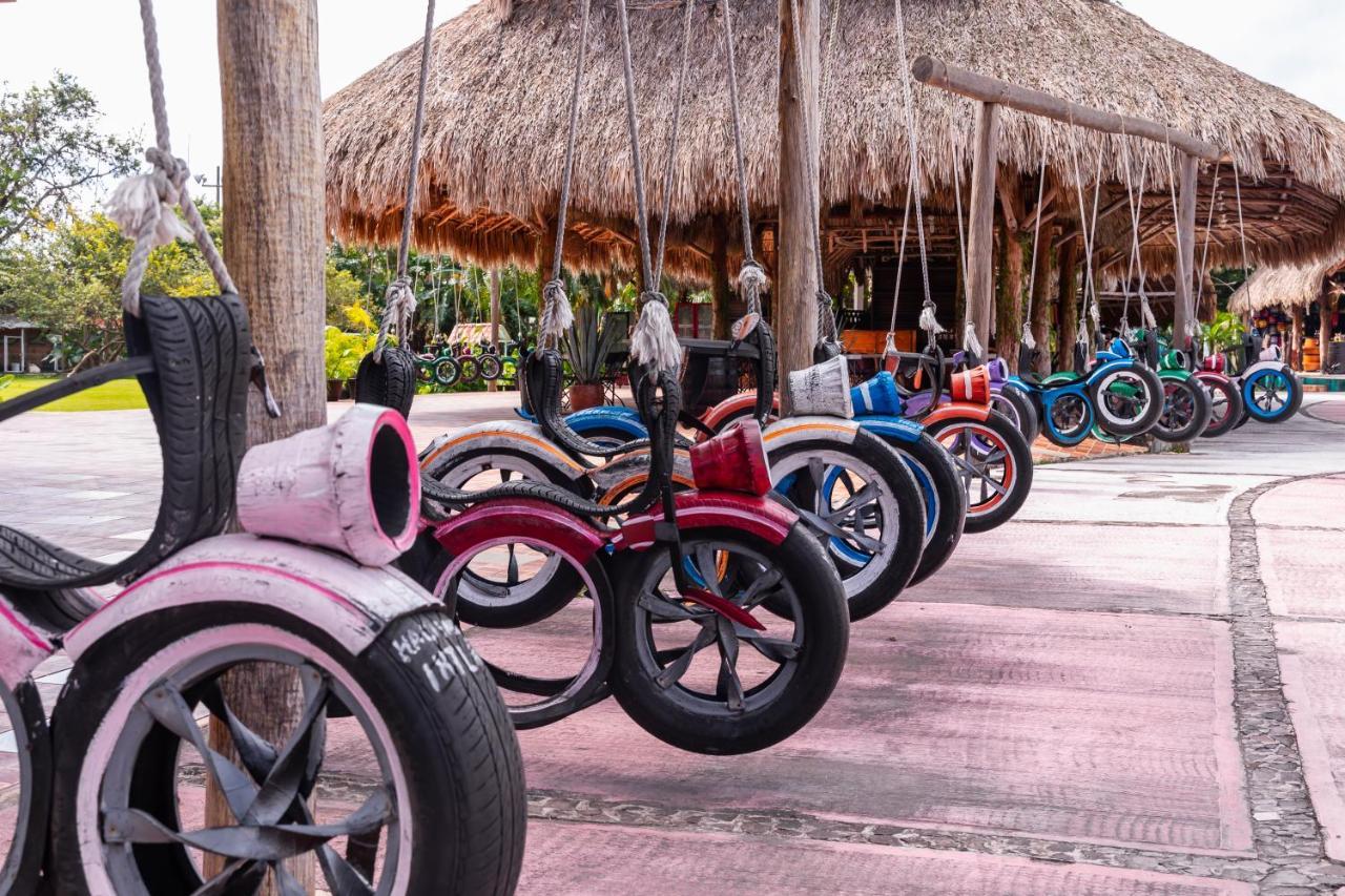Hotel Bello Caribe Express โกซูเมล ภายนอก รูปภาพ