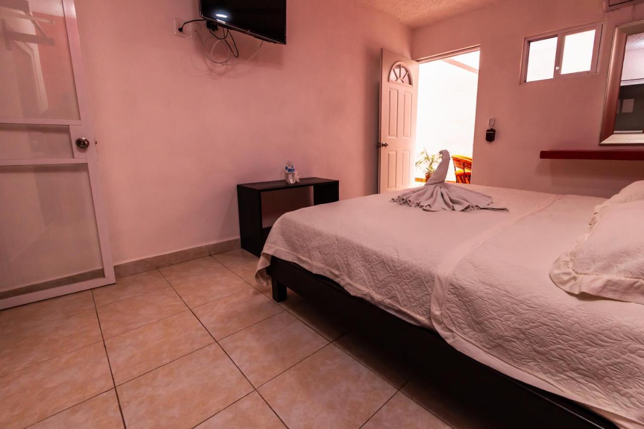 Hotel Bello Caribe Express โกซูเมล ภายนอก รูปภาพ